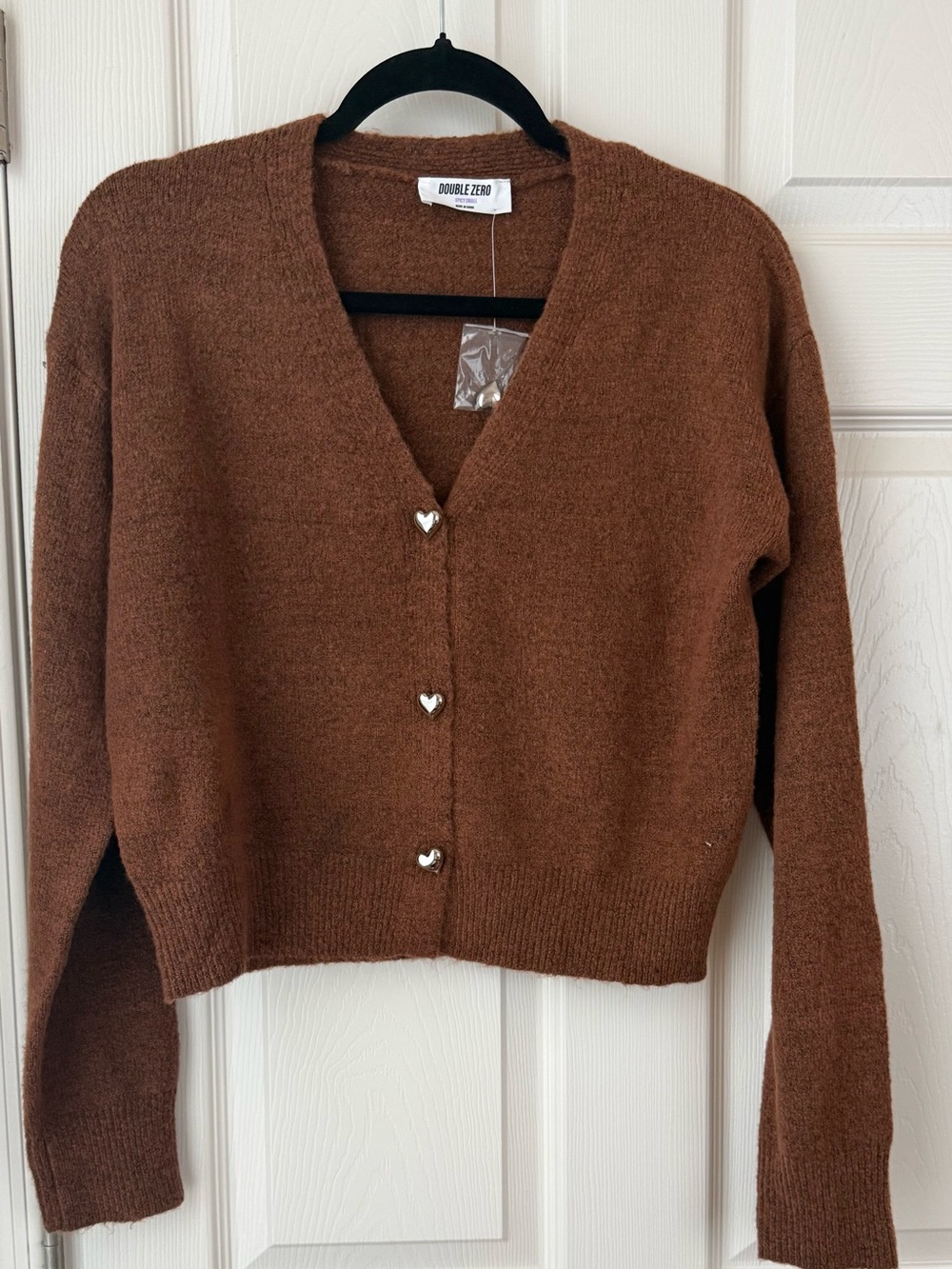 NWT Double Zero Brown Cropped Heart Button Cardigan 🤎